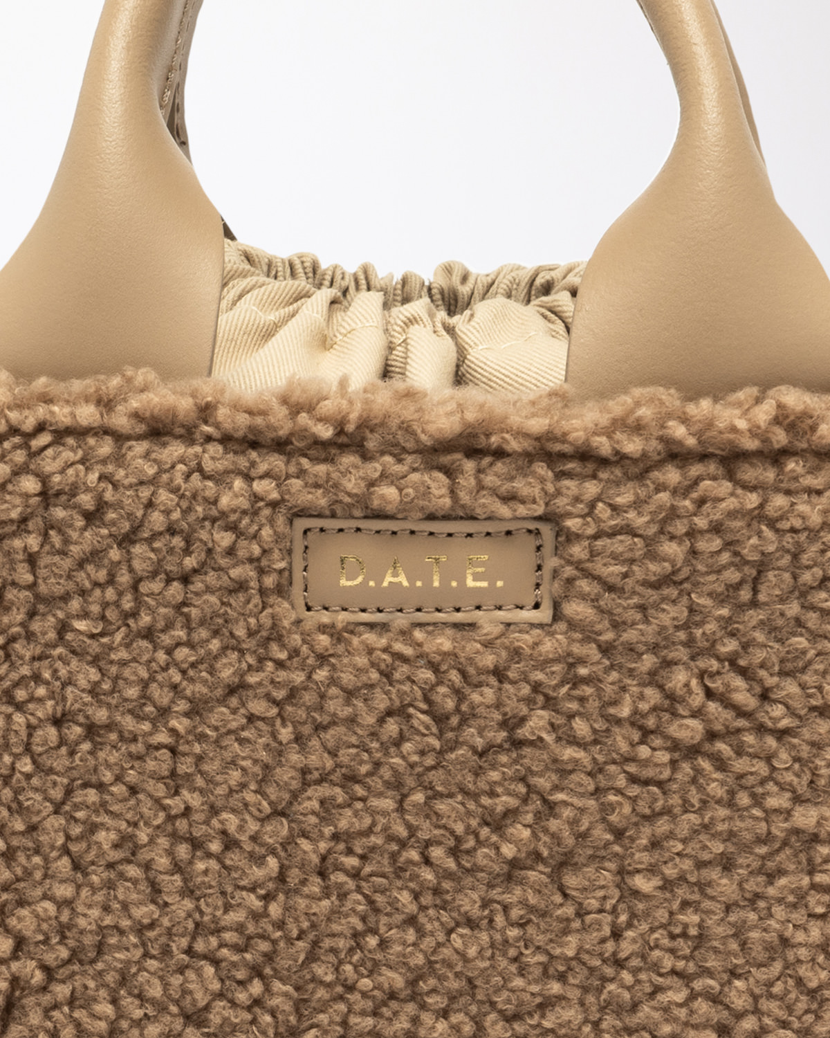 D.A.T.E.: CUBO BAG TEDDY BEIGE