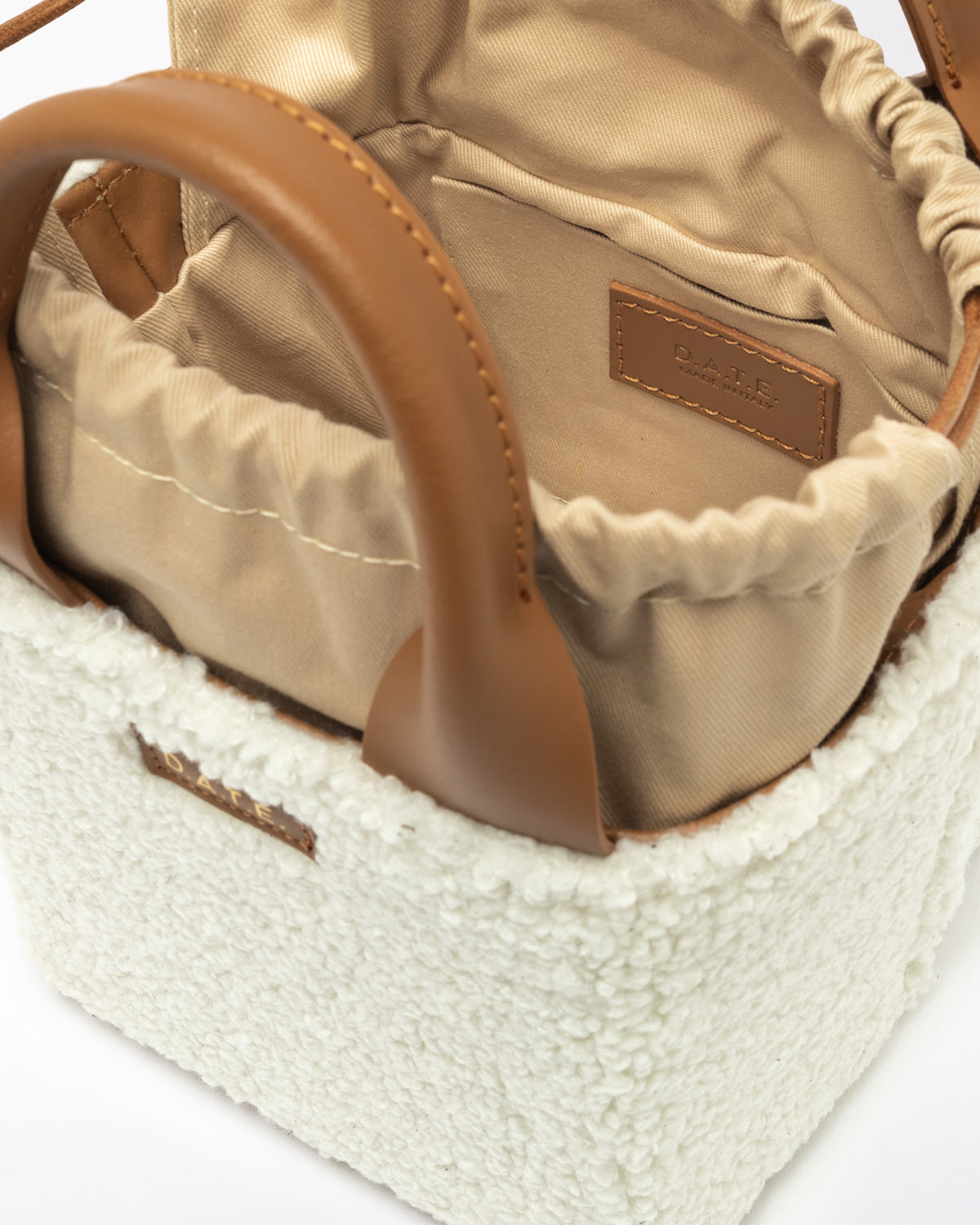 D.A.T.E.: CUBO BAG TEDDY WHITE