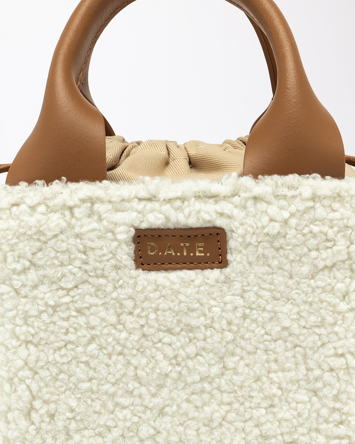 D.A.T.E.: CUBO BAG TEDDY WHITE