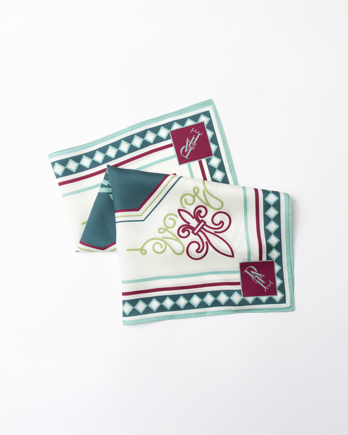 D.A.T.E.: FOULARD CEMENTINA