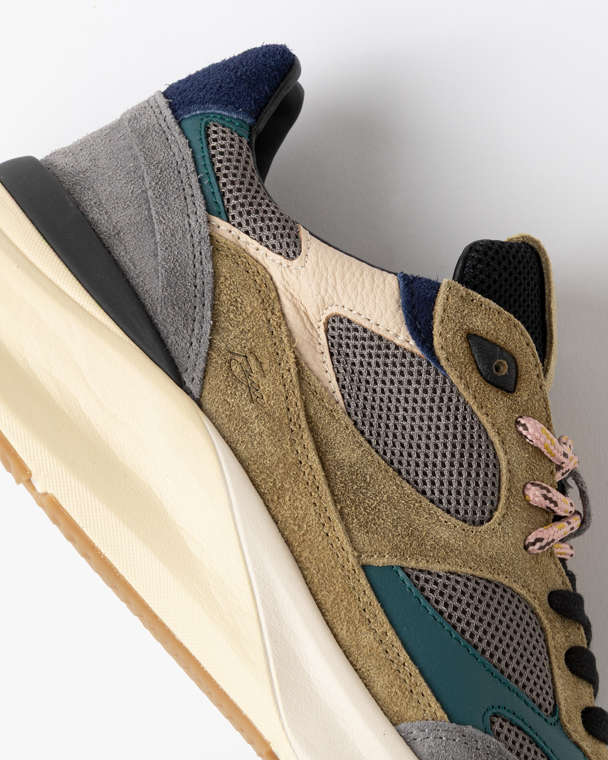 D.A.T.E.: FUGA 20' COLORED MUD