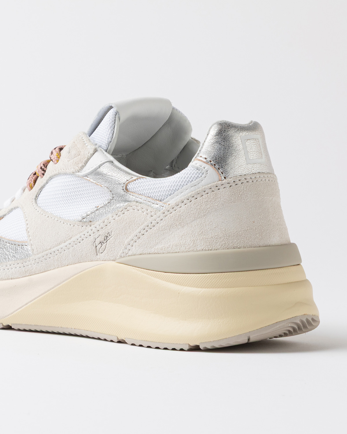 D.A.T.E.: FUGA 20' DRAGON WHITE-SILVER