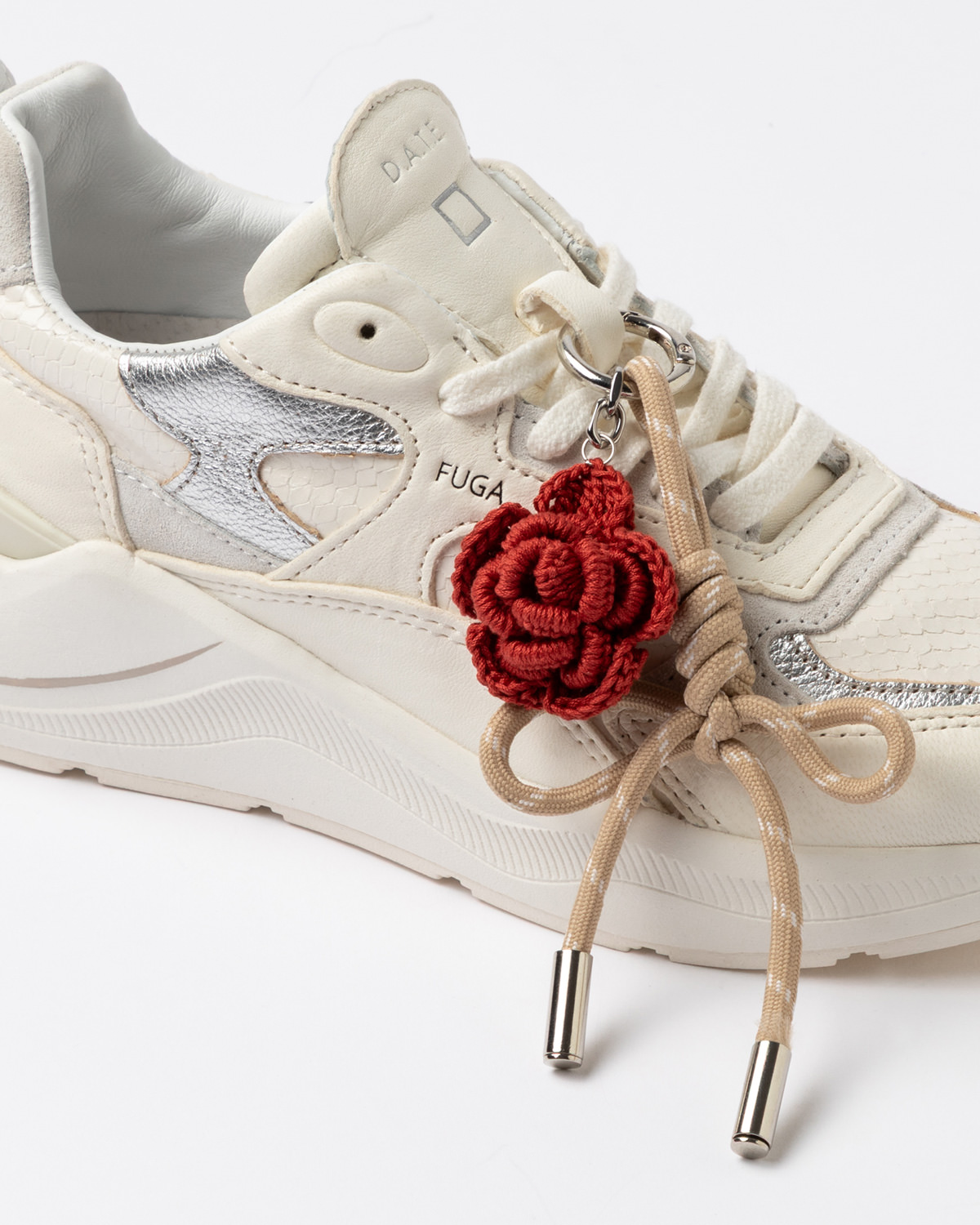 D.A.T.E.: FUGA ANIMALIER WHIPS