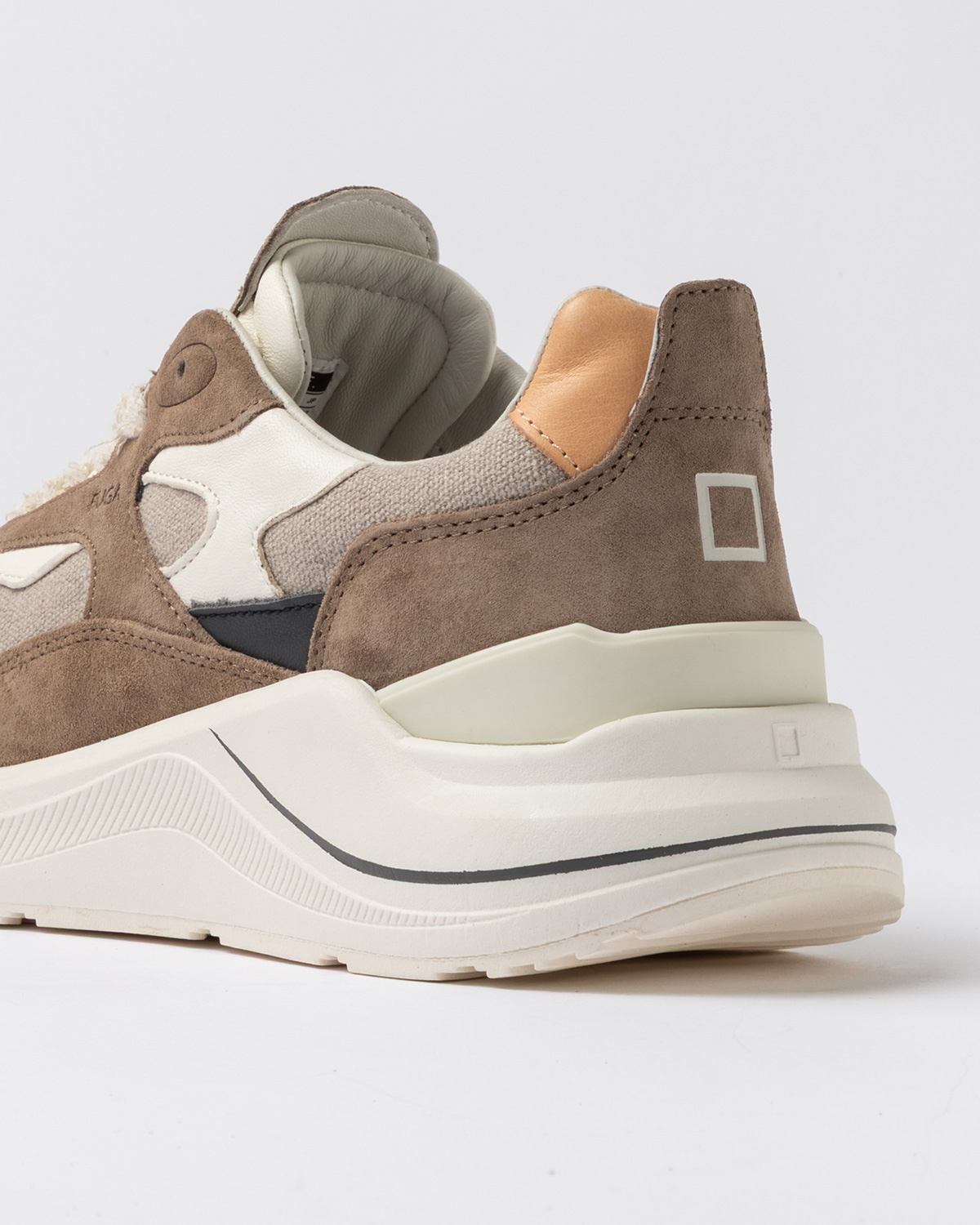 D.A.T.E.: FUGA CLASSIC BEIGE