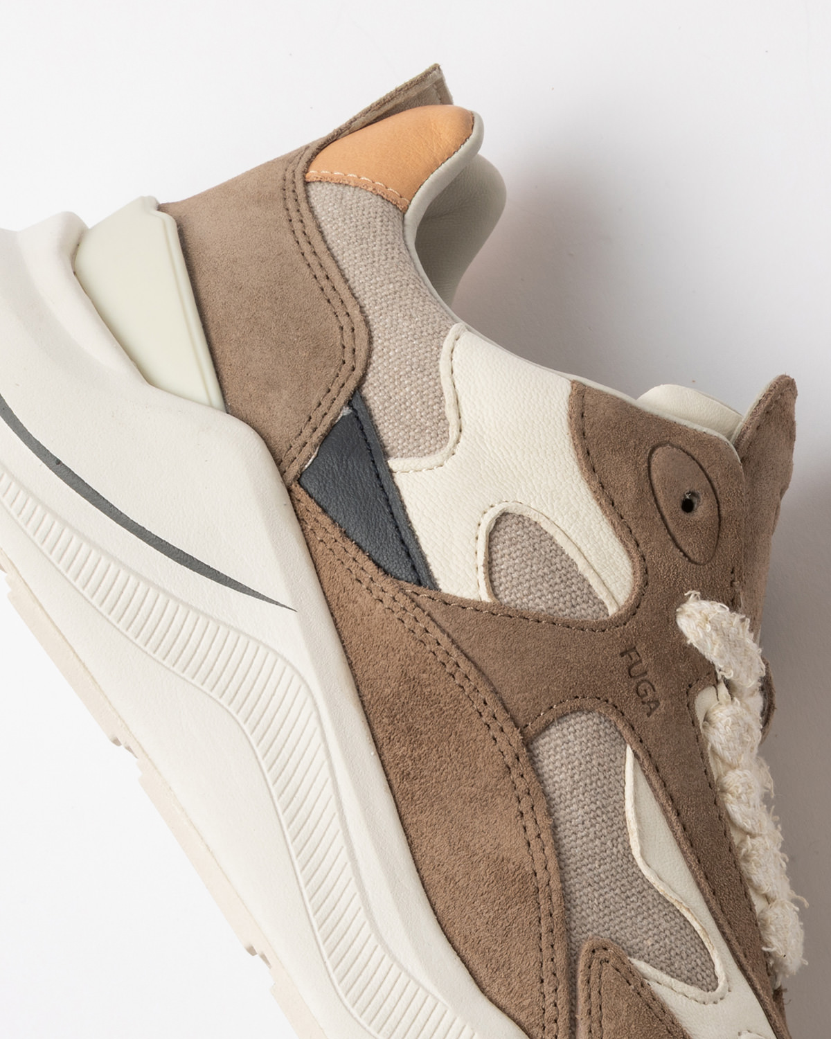 D.A.T.E.: FUGA CLASSIC BEIGE