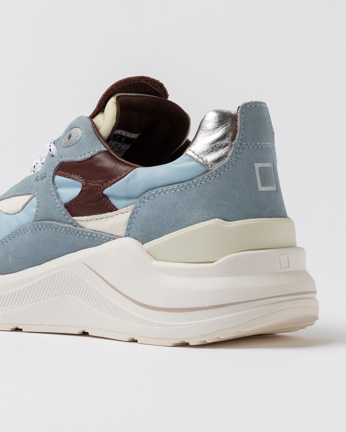 D.A.T.E.: FUGA COLORED SKY