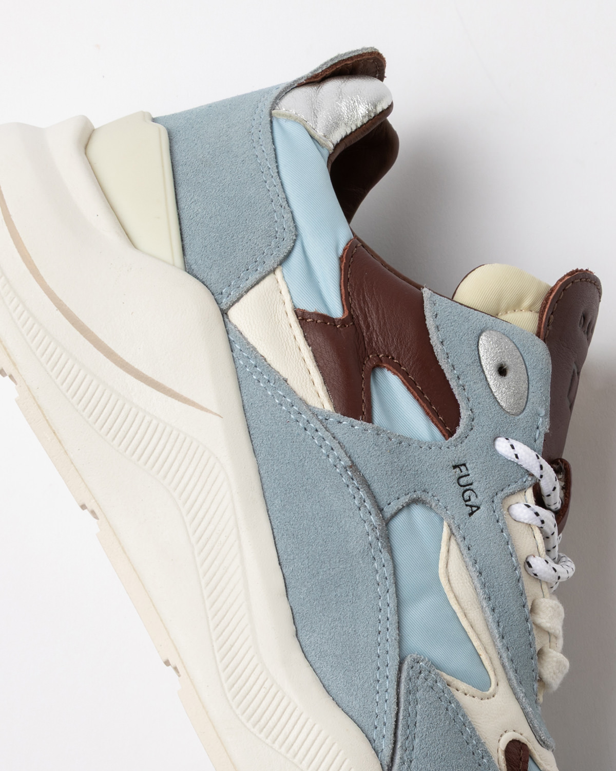 D.A.T.E.: FUGA COLORED SKY