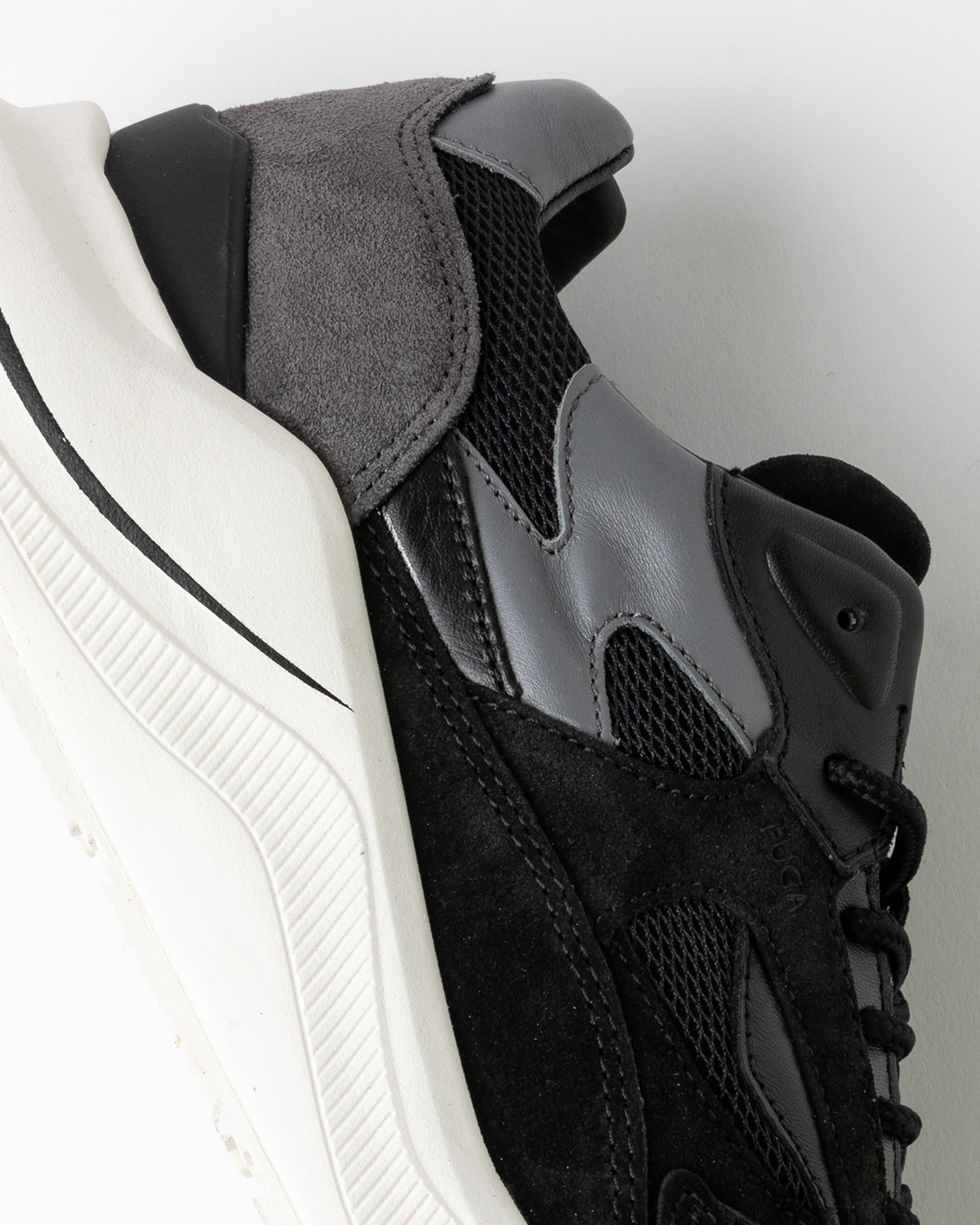 D.A.T.E.: FUGA MESH BLACK