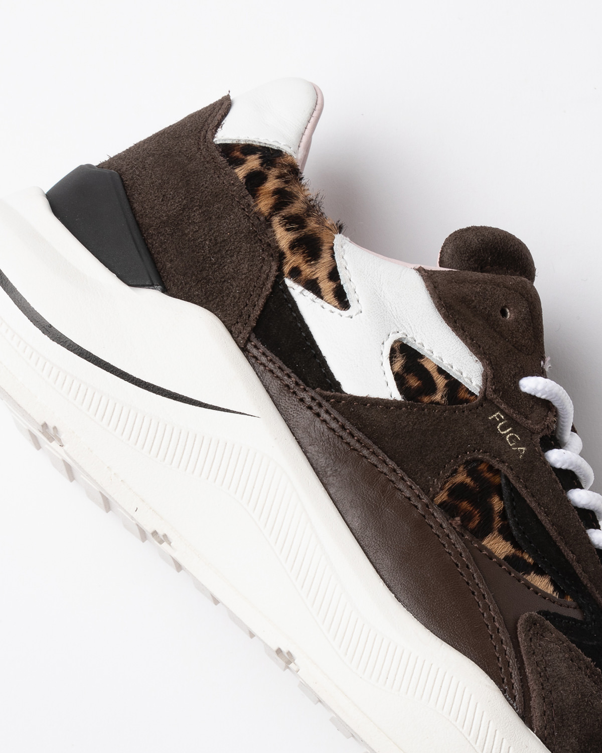 D.A.T.E.: FUGA PONY LEOPARD