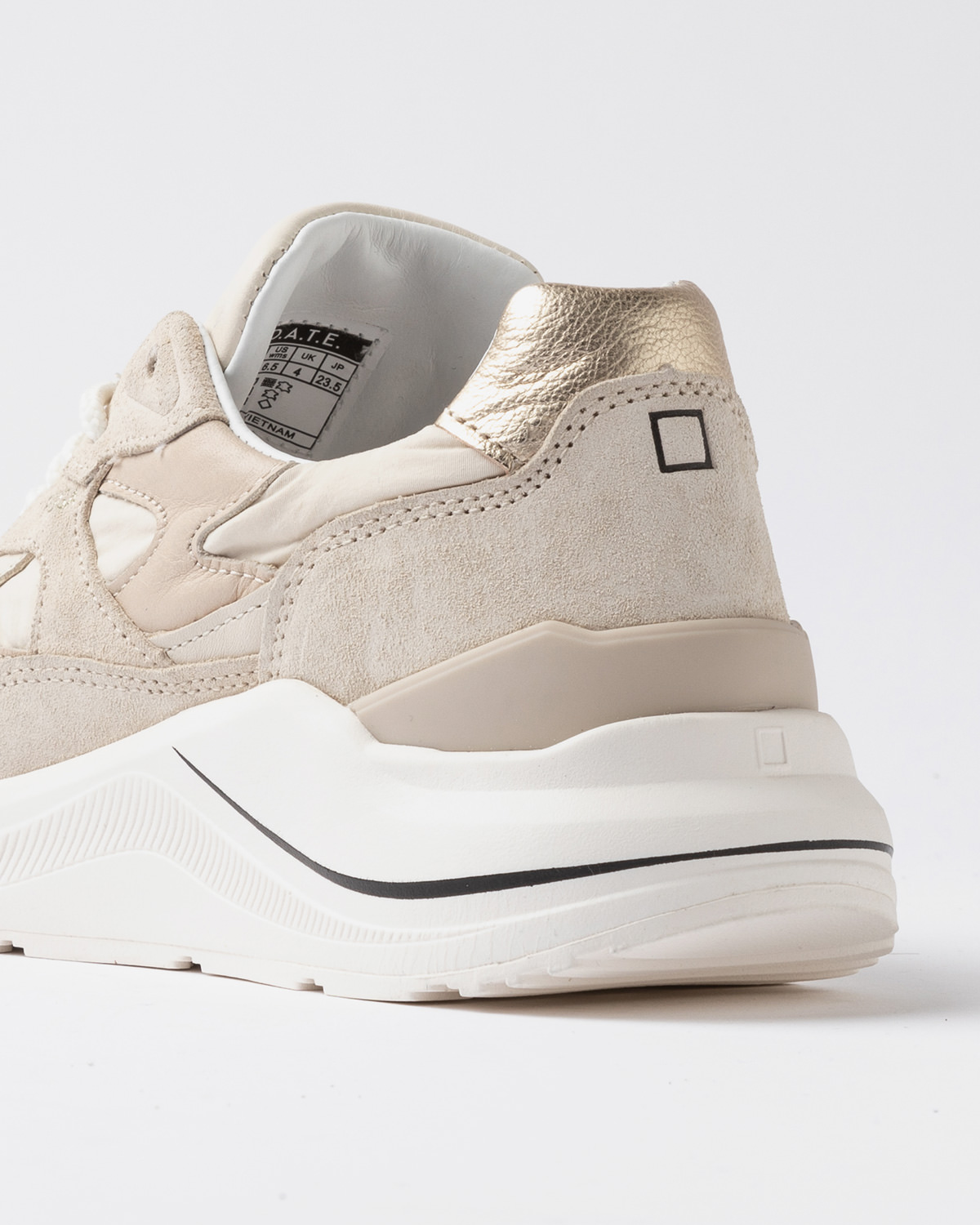 D.A.T.E.: FUGA SHINY BEIGE