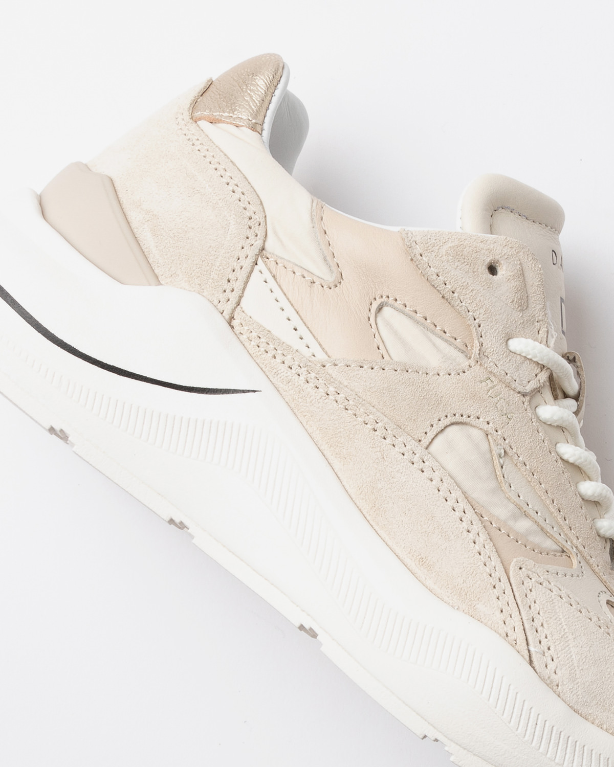 D.A.T.E.: FUGA SHINY BEIGE