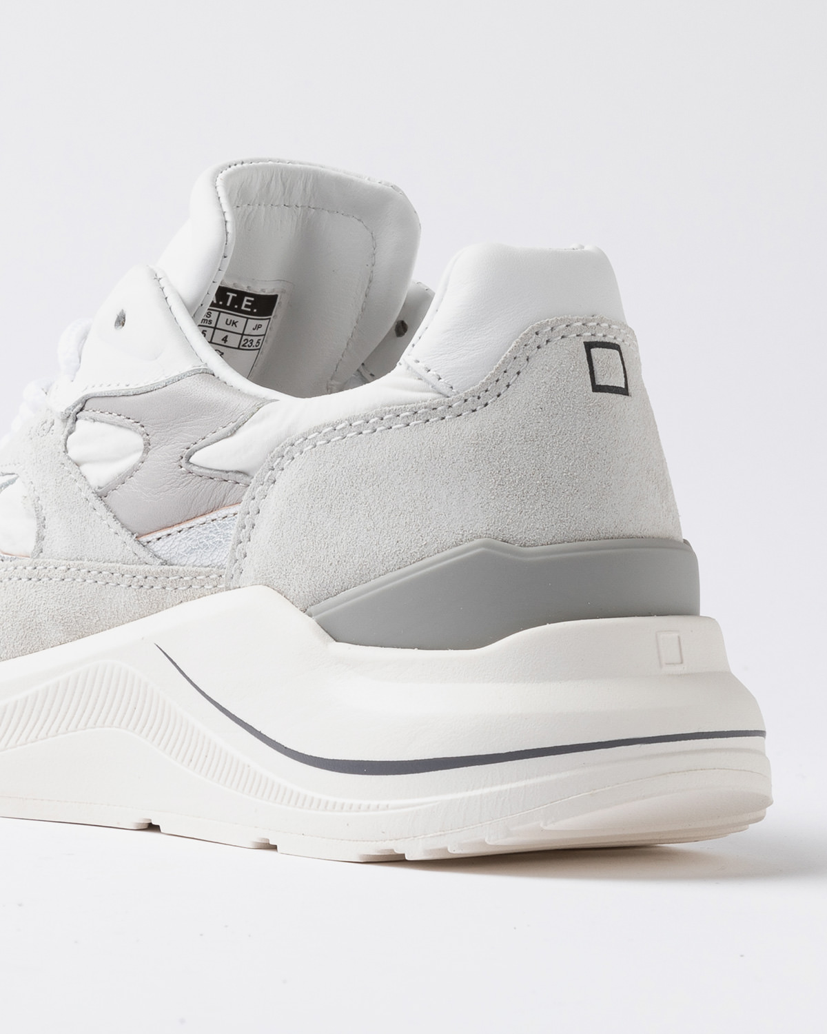 D.A.T.E.: FUGA SHINY WHITE