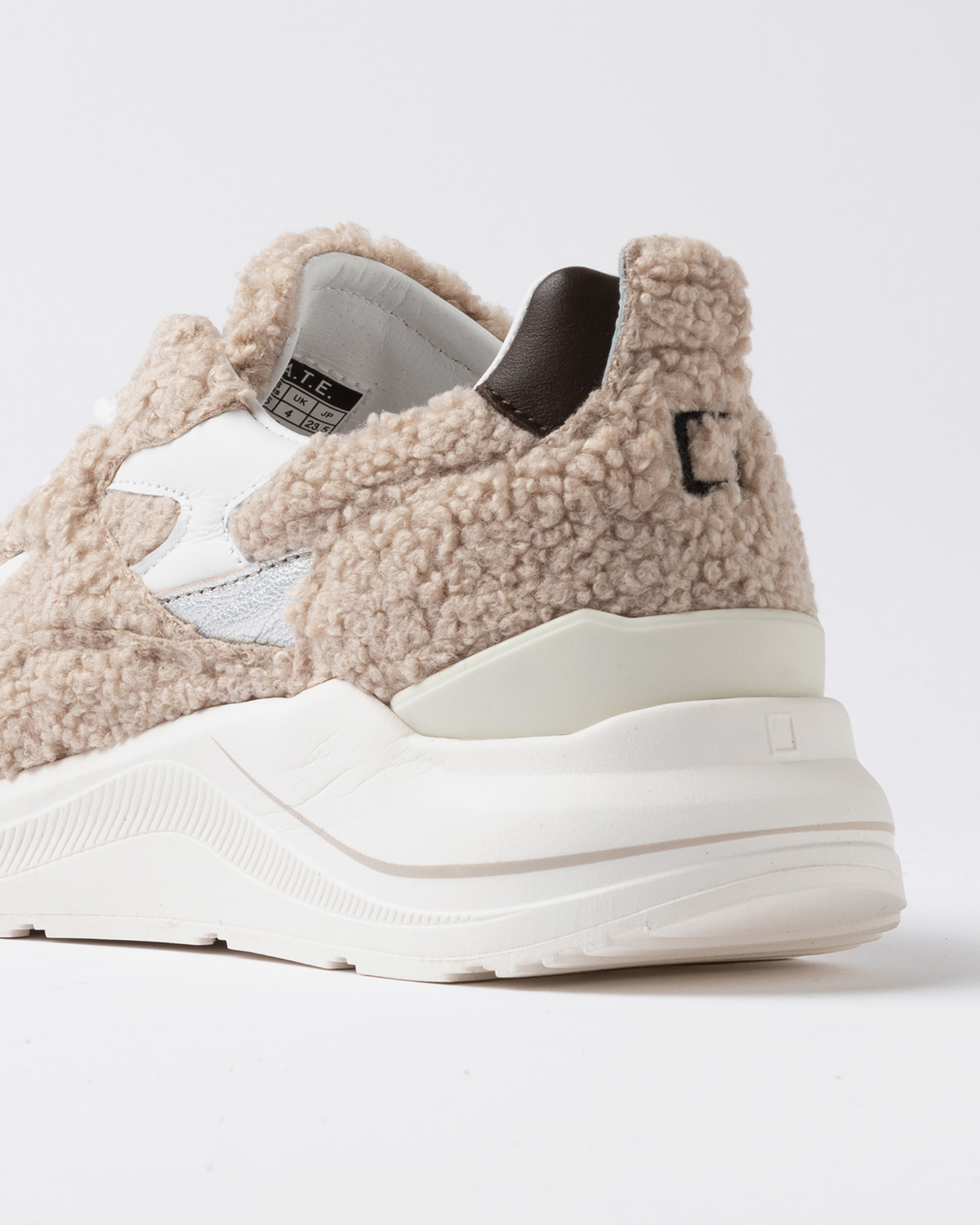 D.A.T.E.: FUGA TEDDY BEIGE