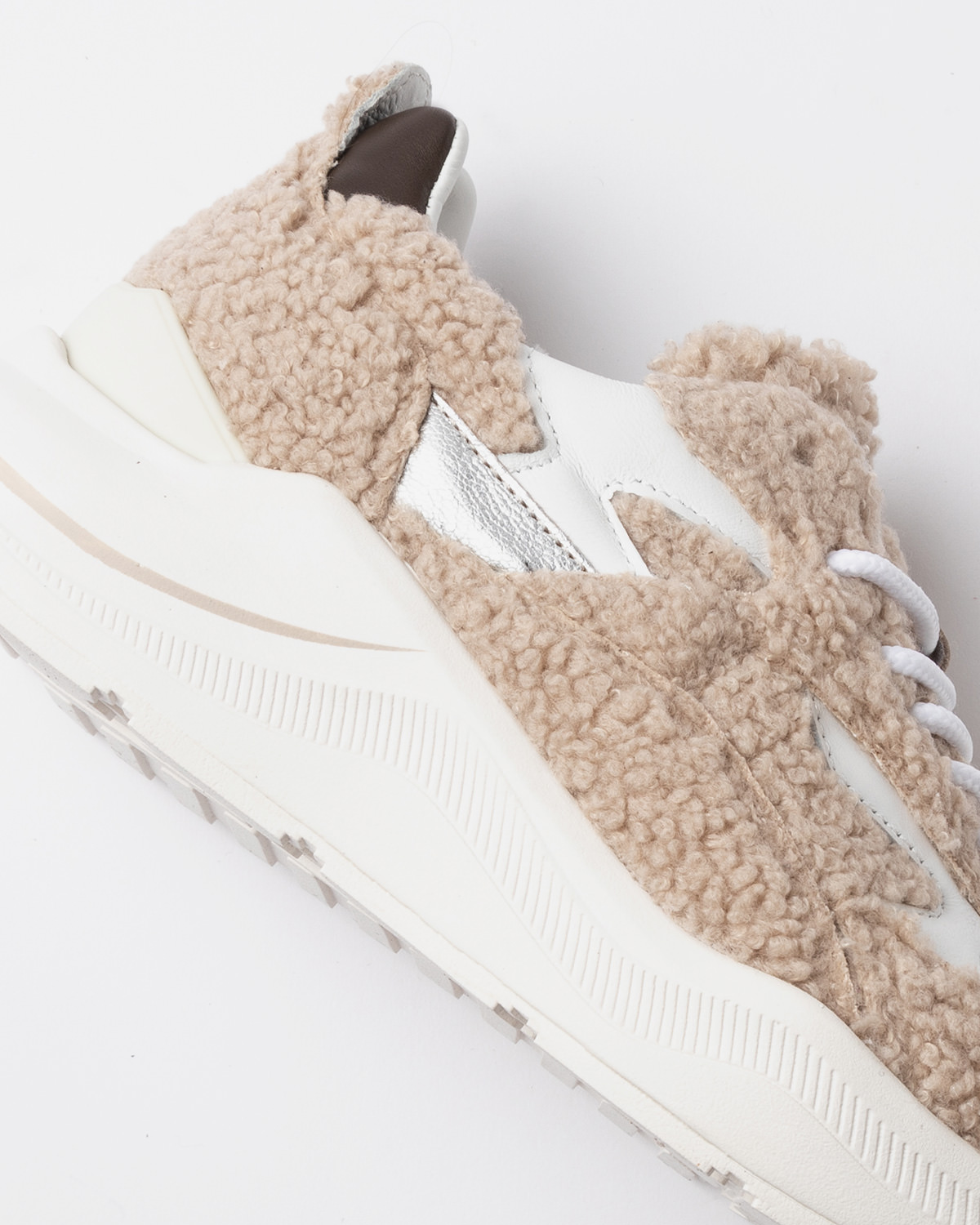 D.A.T.E.: FUGA TEDDY BEIGE