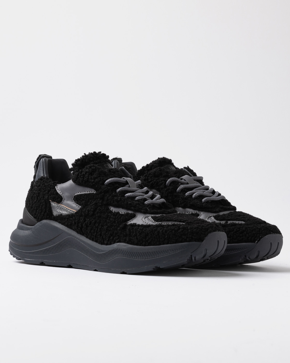 D.A.T.E.: FUGA TEDDY BLACK