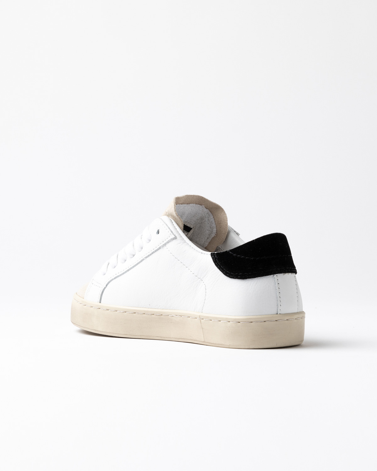 D.A.T.E.: HILL LOW 2 VELVET WHITE-BLACK