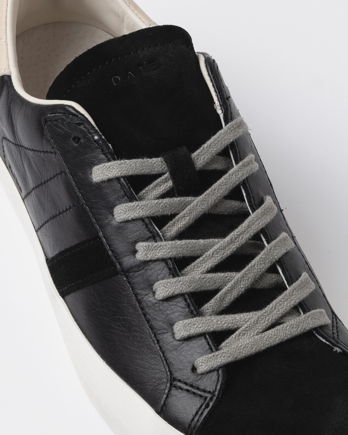 D.A.T.E.: HILL LOW CALF BLACK