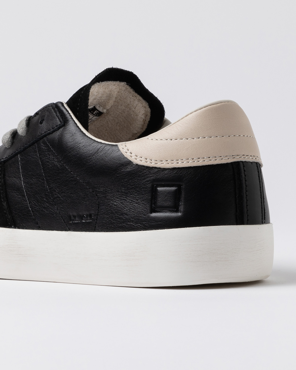 D.A.T.E.: HILL LOW CALF BLACK