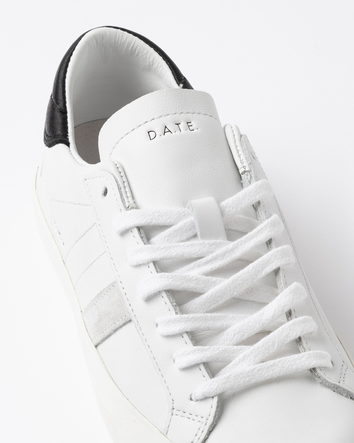 D.A.T.E.: HILL LOW CALF WHITE-BLACK