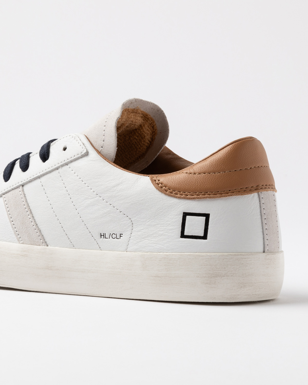 D.A.T.E.: HILL LOW CALF WHITE-CUOIO