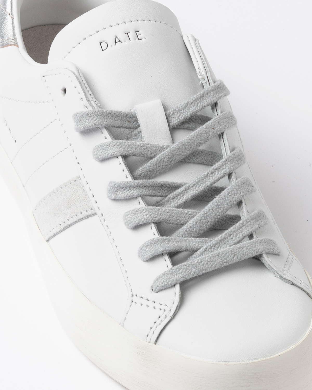 D.A.T.E.: HILL LOW CALF WHITE-SILVER