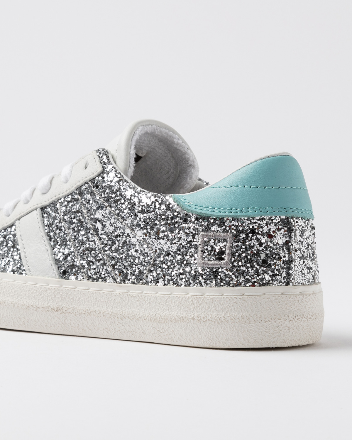 D.A.T.E.: HILL LOW GLITTER SILVER