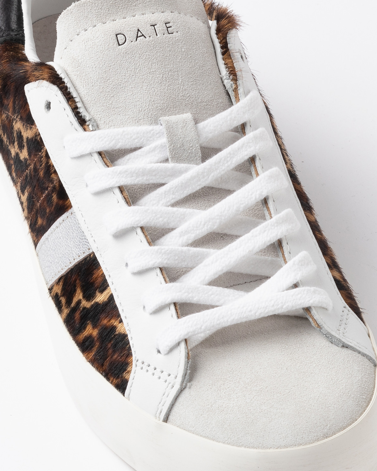 D.A.T.E.: HILL LOW LEOPARD WHITE