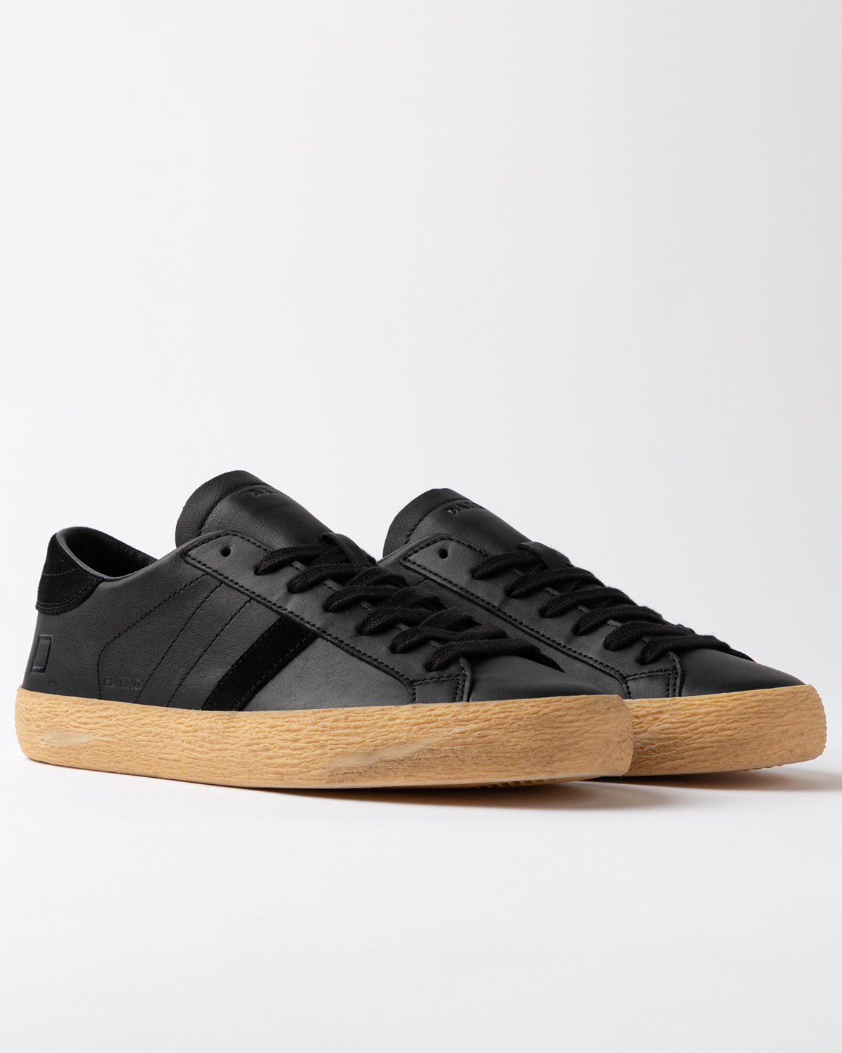 D.A.T.E.: HILL LOW MONO BLACK