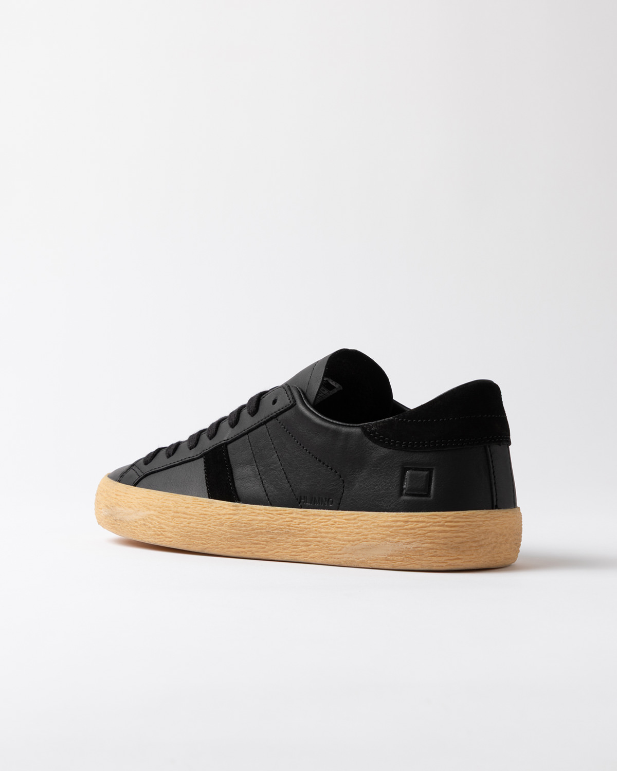 D.A.T.E.: HILL LOW MONO BLACK