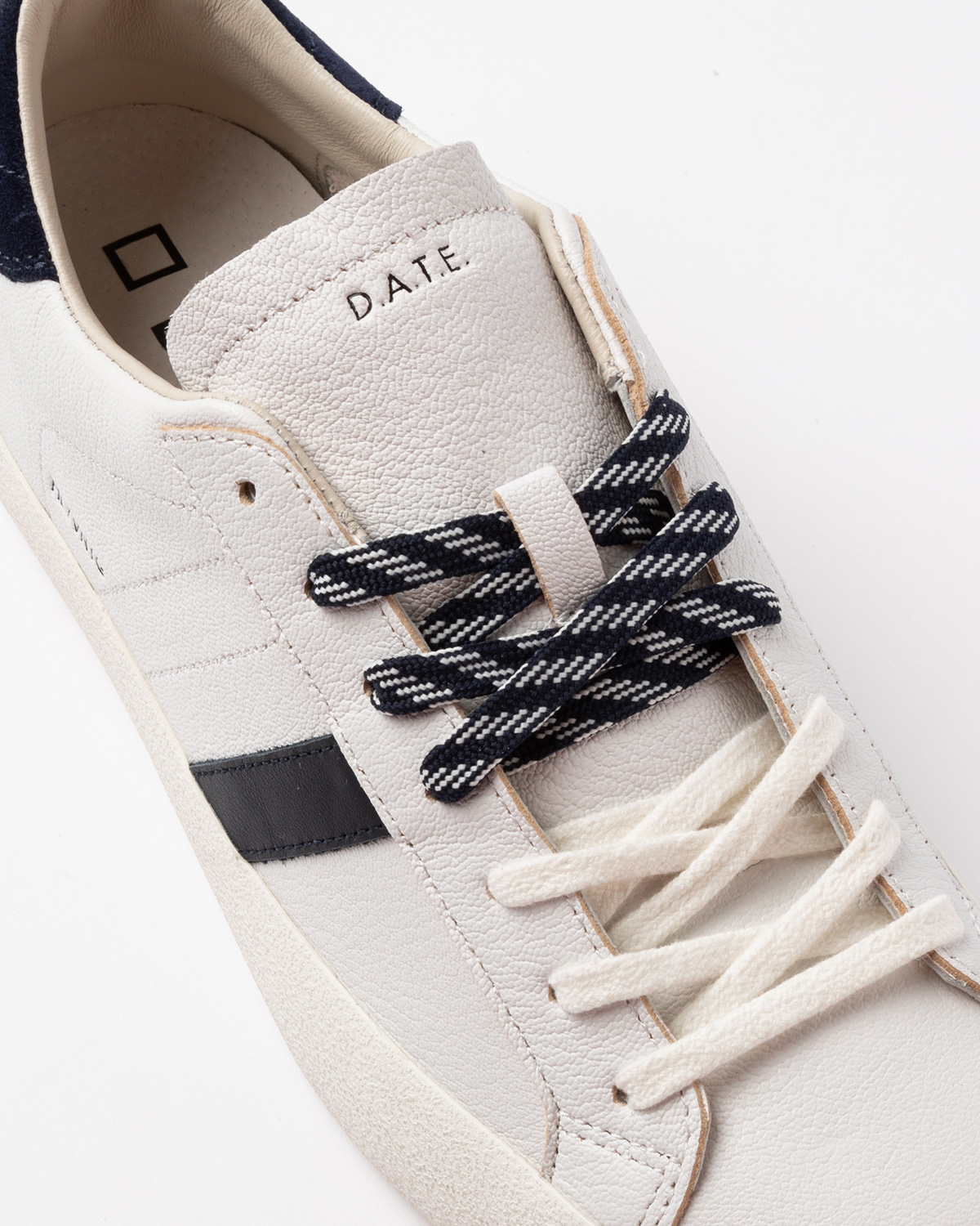 D.A.T.E.: HILL LOW NATURAL WHITE-BLUE