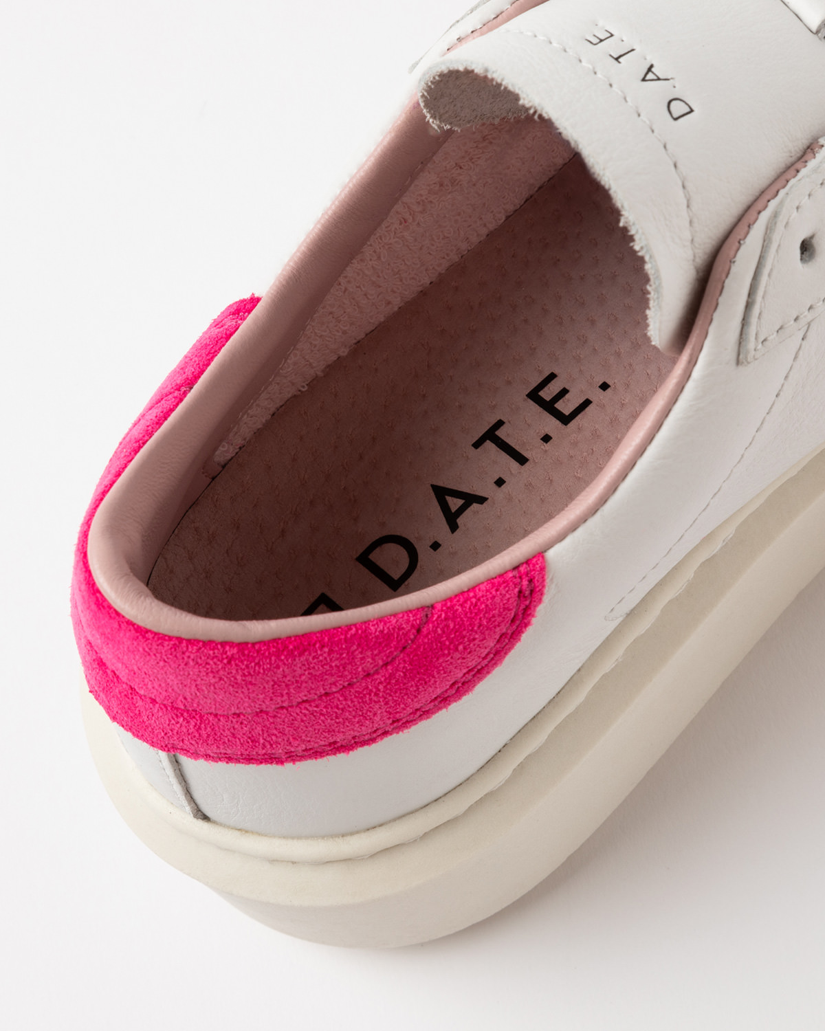 D.A.T.E.: HILL LOW PLATFORM COLORED WHITE-FUXIA