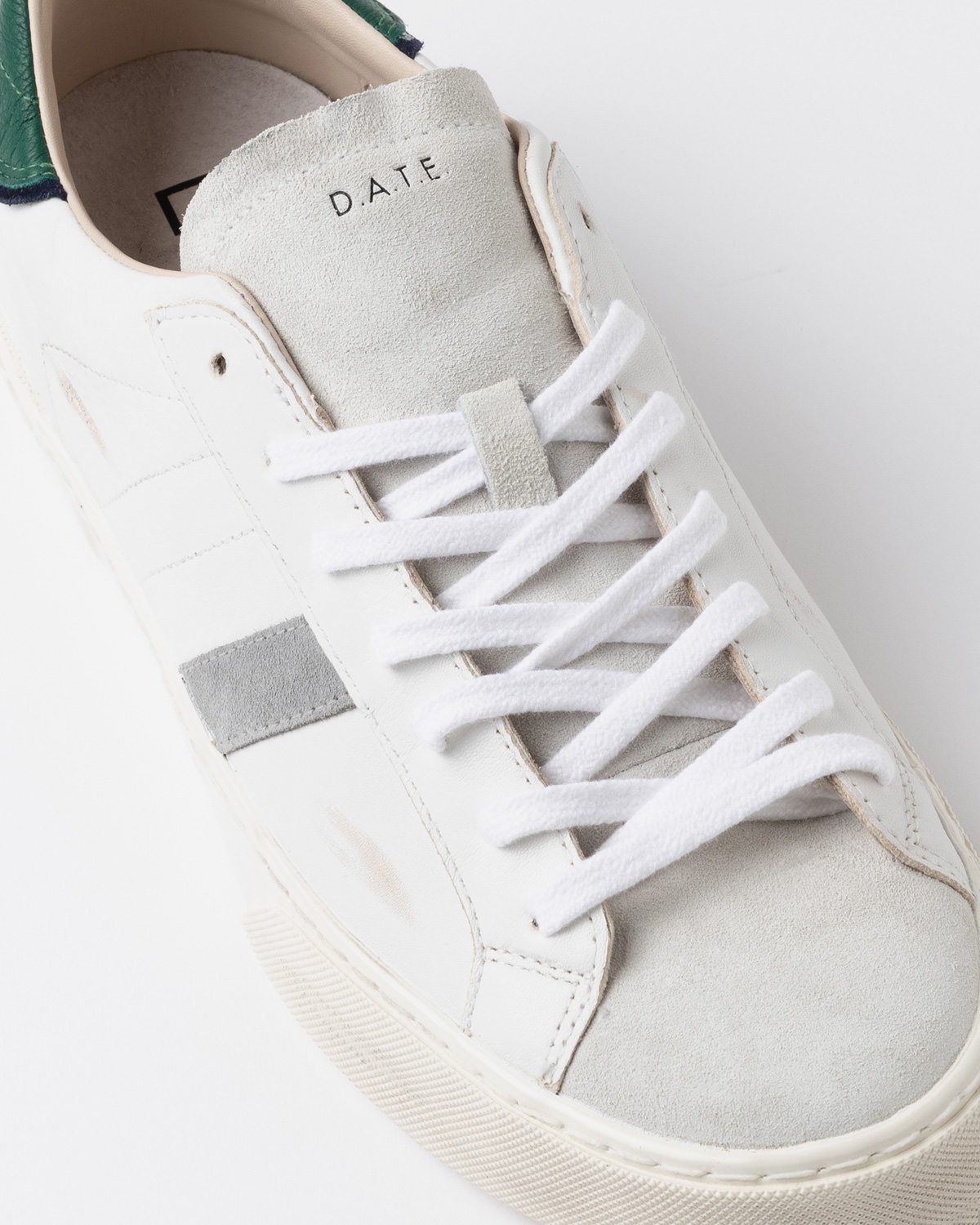 D.A.T.E.: HILL LOW SCRATCH WHITE-GREEN