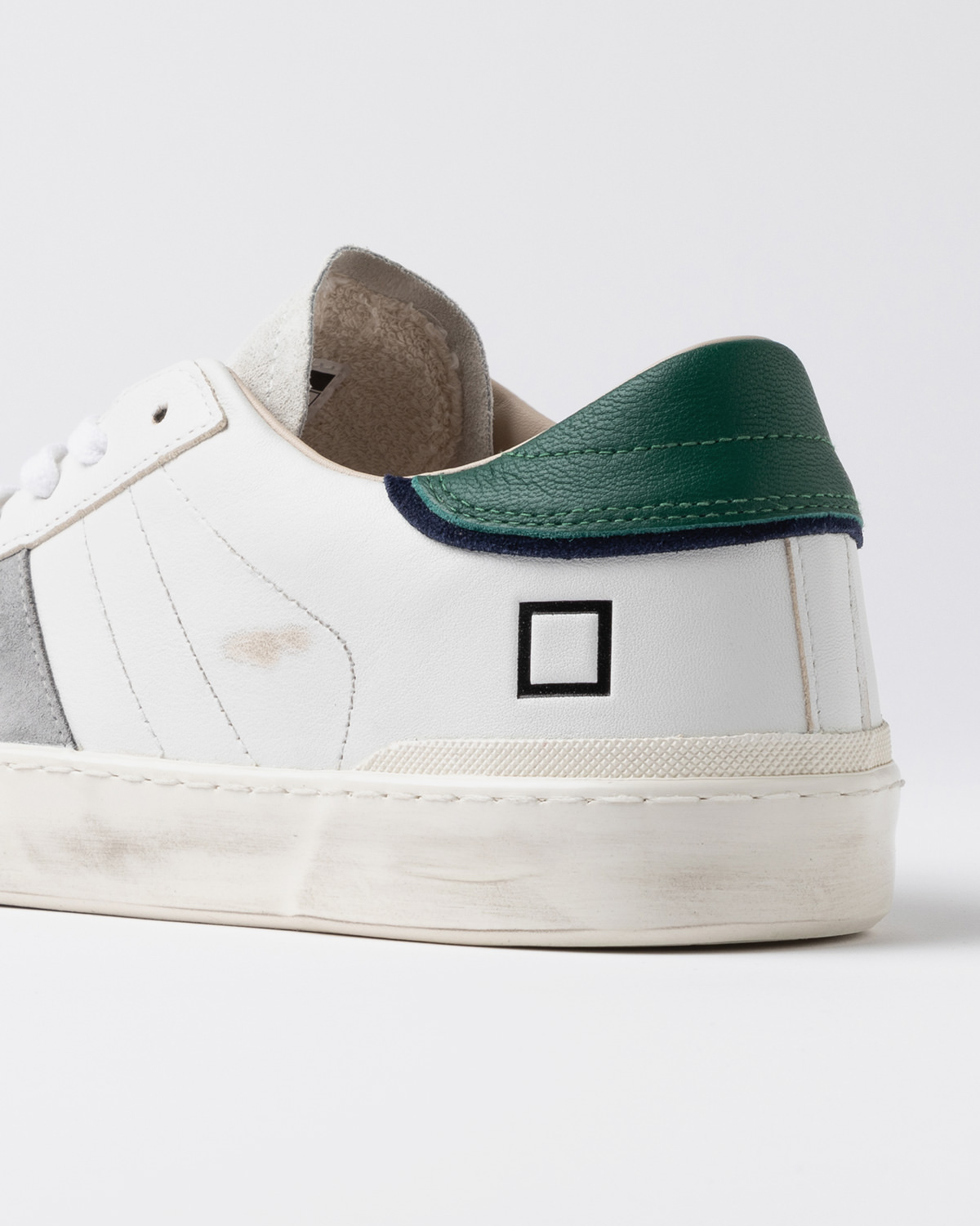 D.A.T.E.: HILL LOW SCRATCH WHITE-GREEN