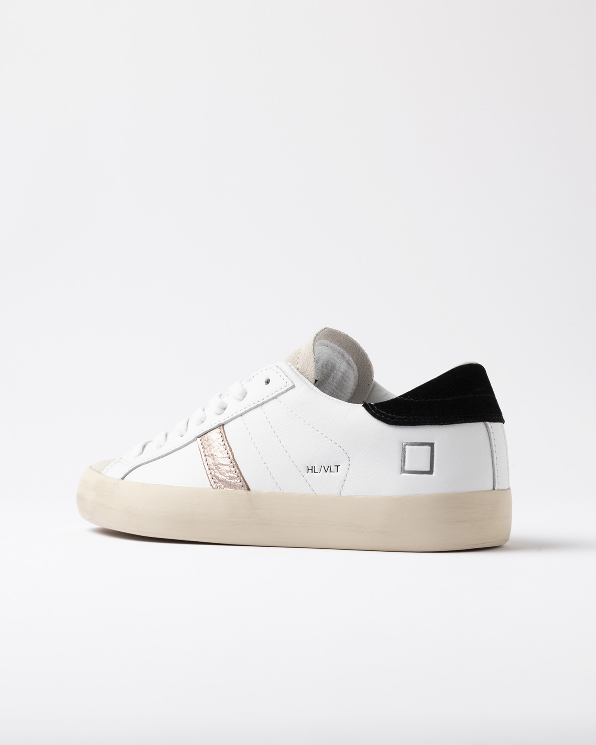 D.A.T.E.: HILL LOW SHINY WHITE-BLACK