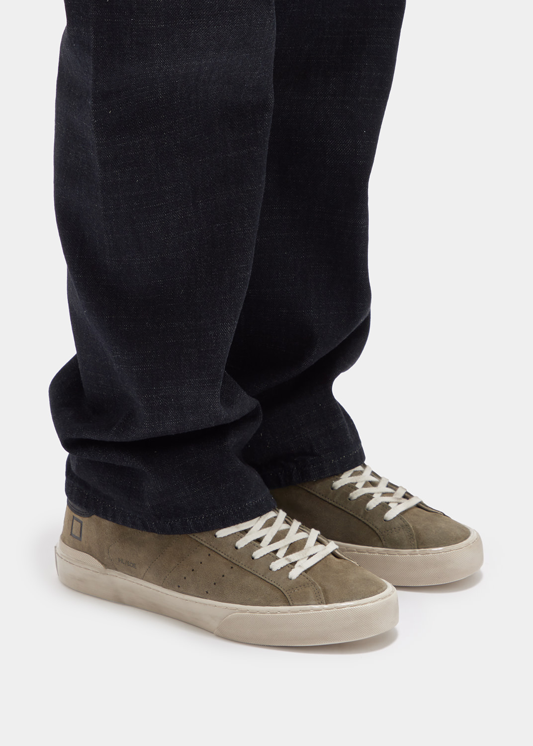 D.A.T.E.: HILL LOW SUEDE ARMY