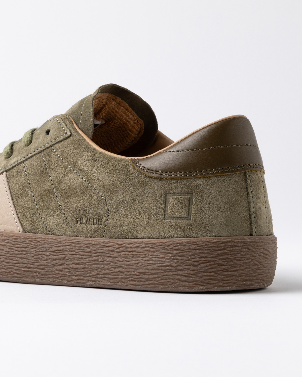 D.A.T.E.: HILL LOW SUEDE ARMY
