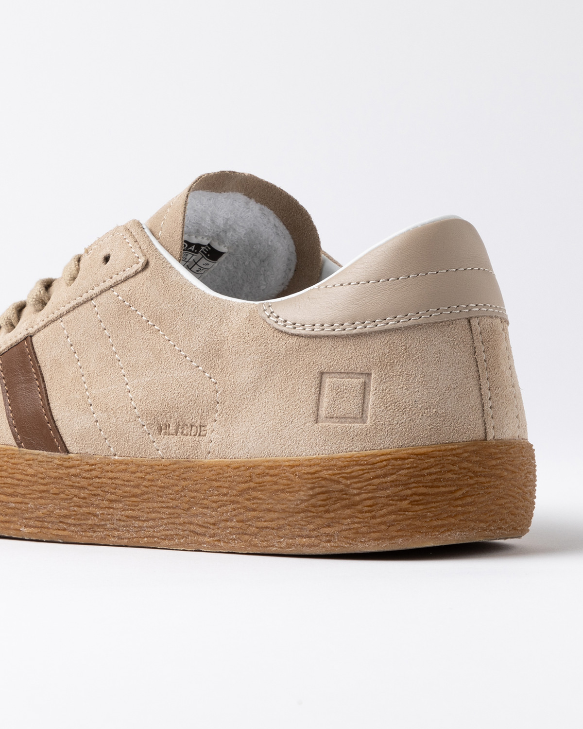 D.A.T.E.: HILL LOW SUEDE BEIGE
