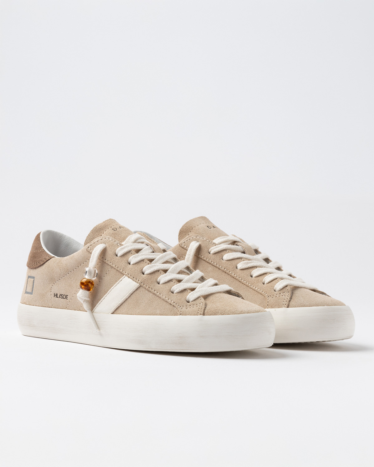 D.A.T.E.: HILL LOW SUEDE BEIGE