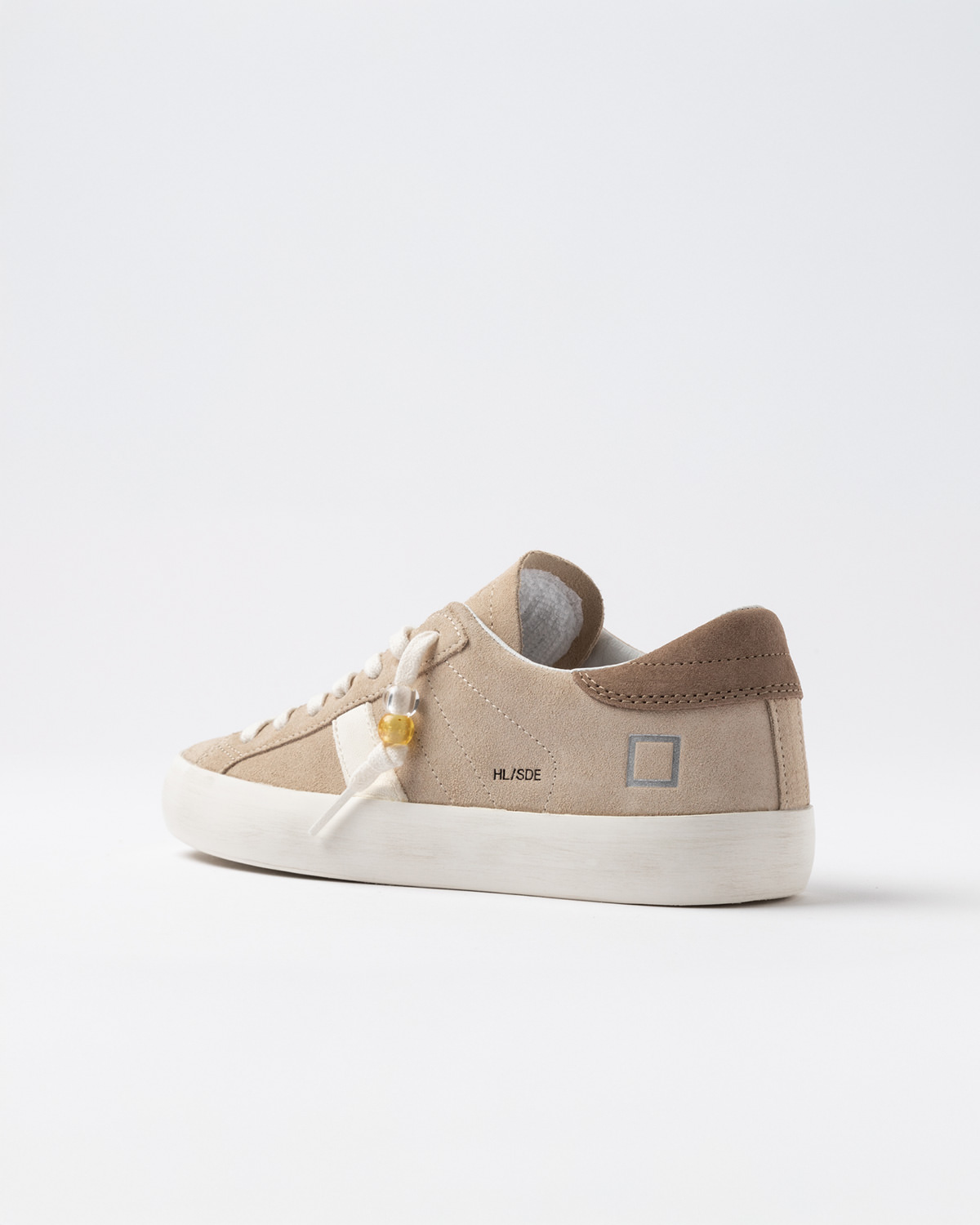 D.A.T.E.: HILL LOW SUEDE BEIGE
