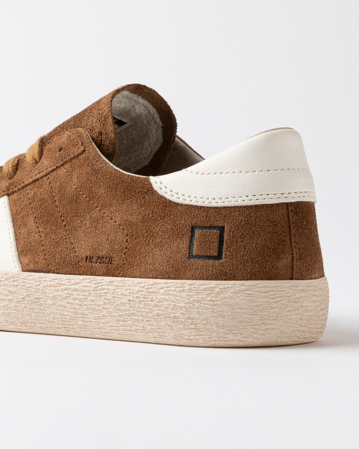 D.A.T.E.: HILL LOW SUEDE CUOIO