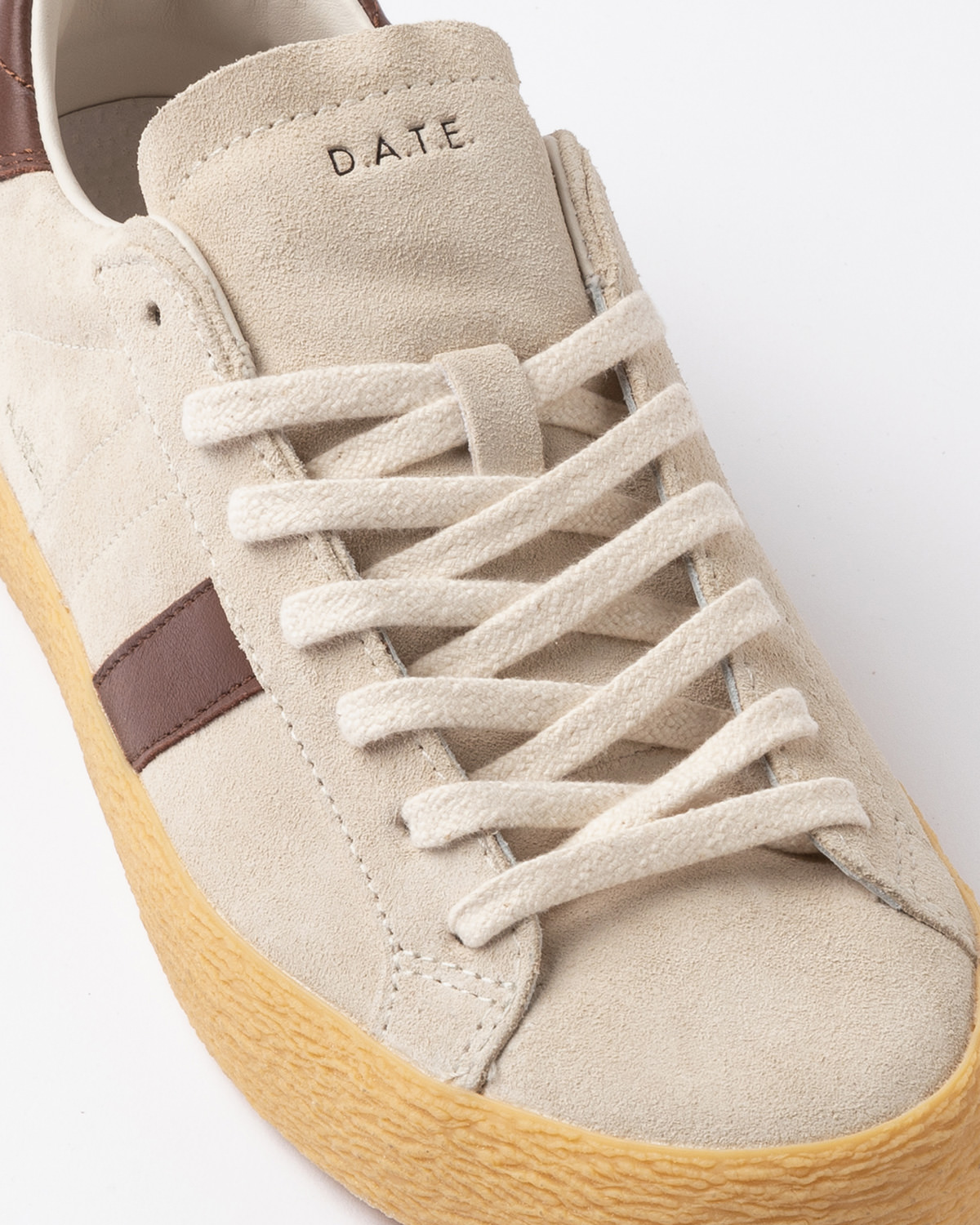 D.A.T.E.: HILL LOW SUEDE MILK
