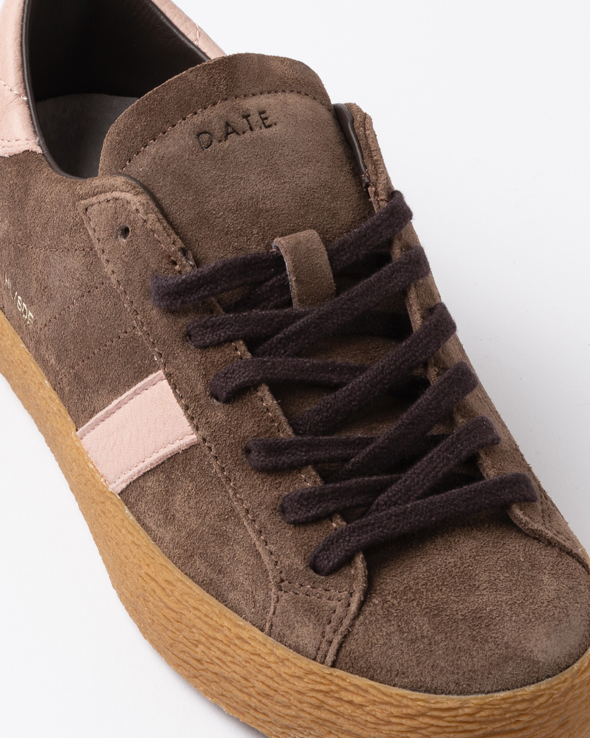 D.A.T.E.: HILL LOW SUEDE TAUPE
