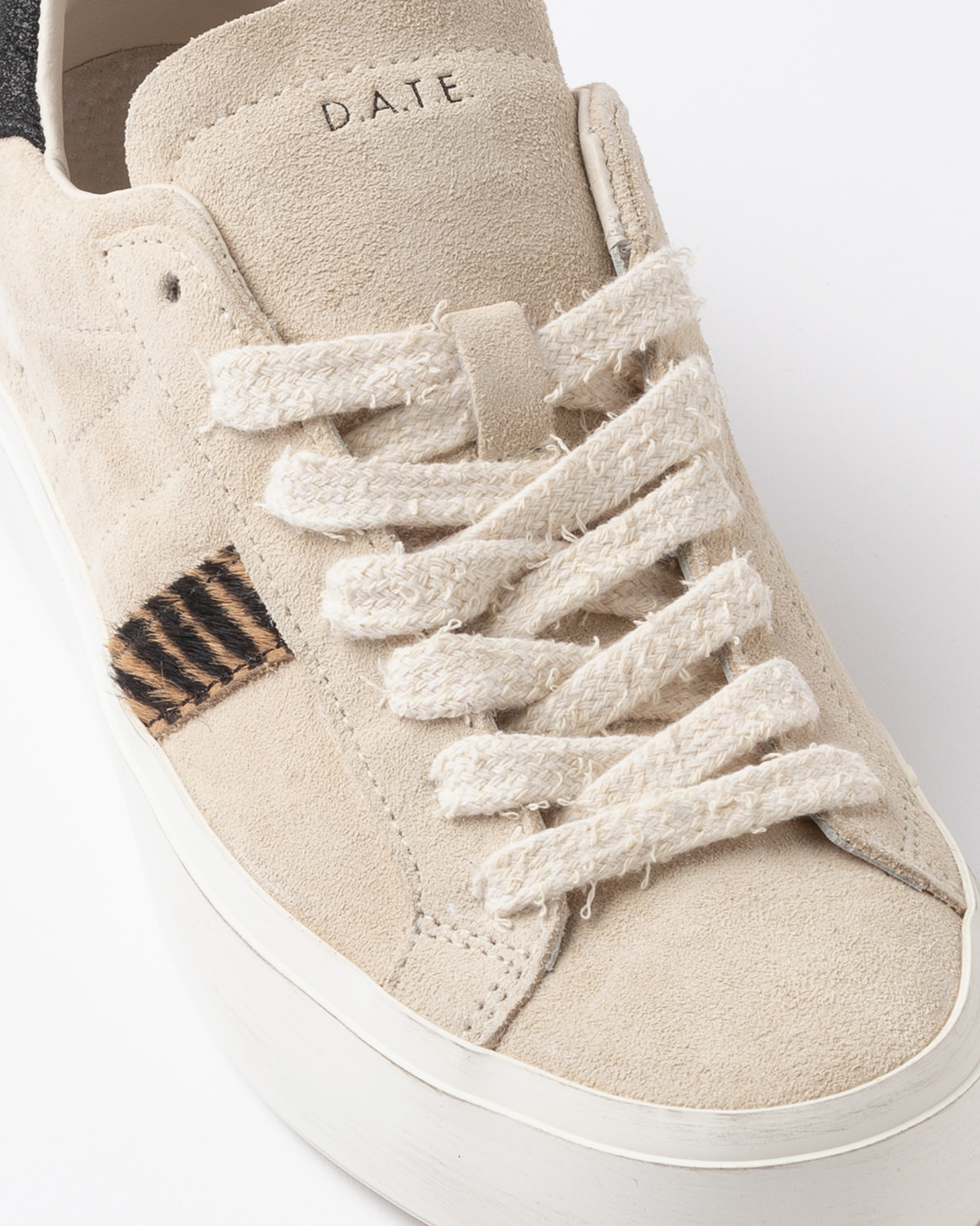 D.A.T.E.: HILL LOW VELOUR IVORY