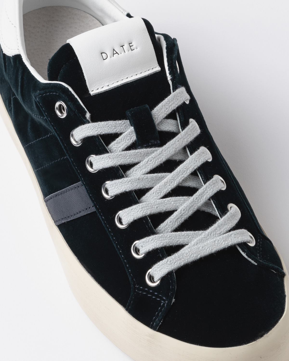 D.A.T.E.: HILL LOW VELVET BLUE
