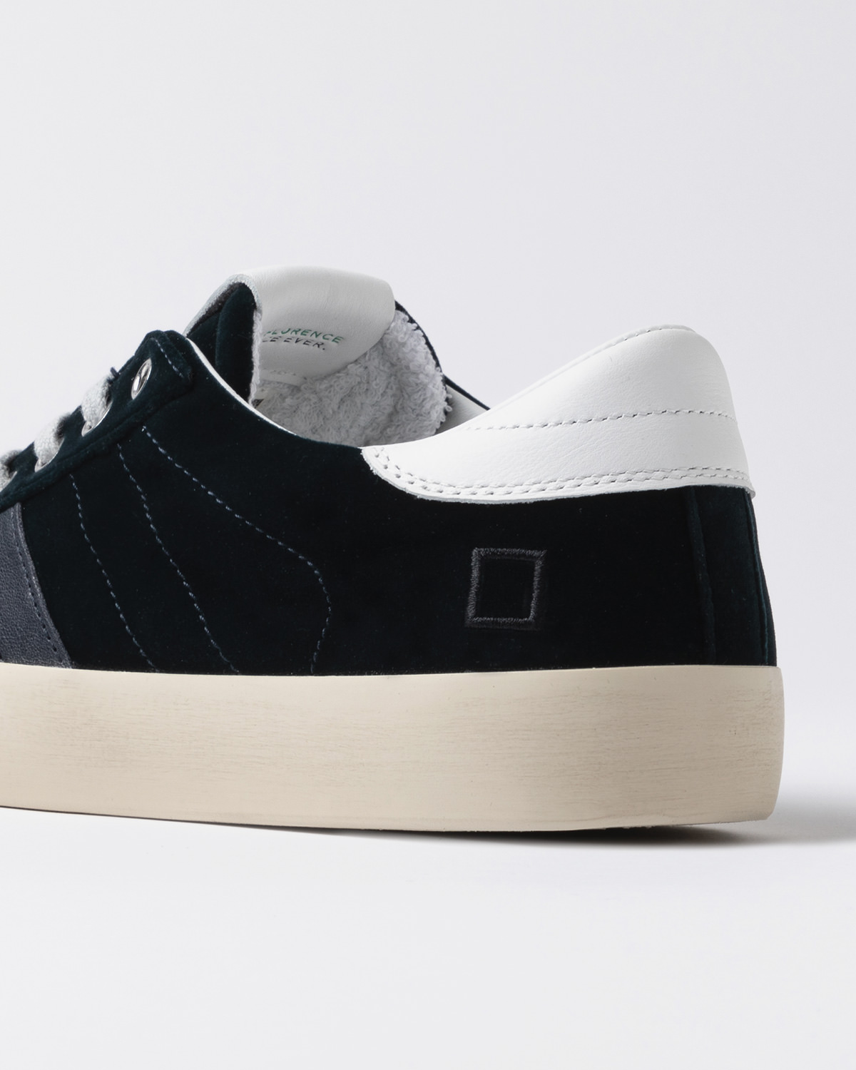 D.A.T.E.: HILL LOW VELVET BLUE