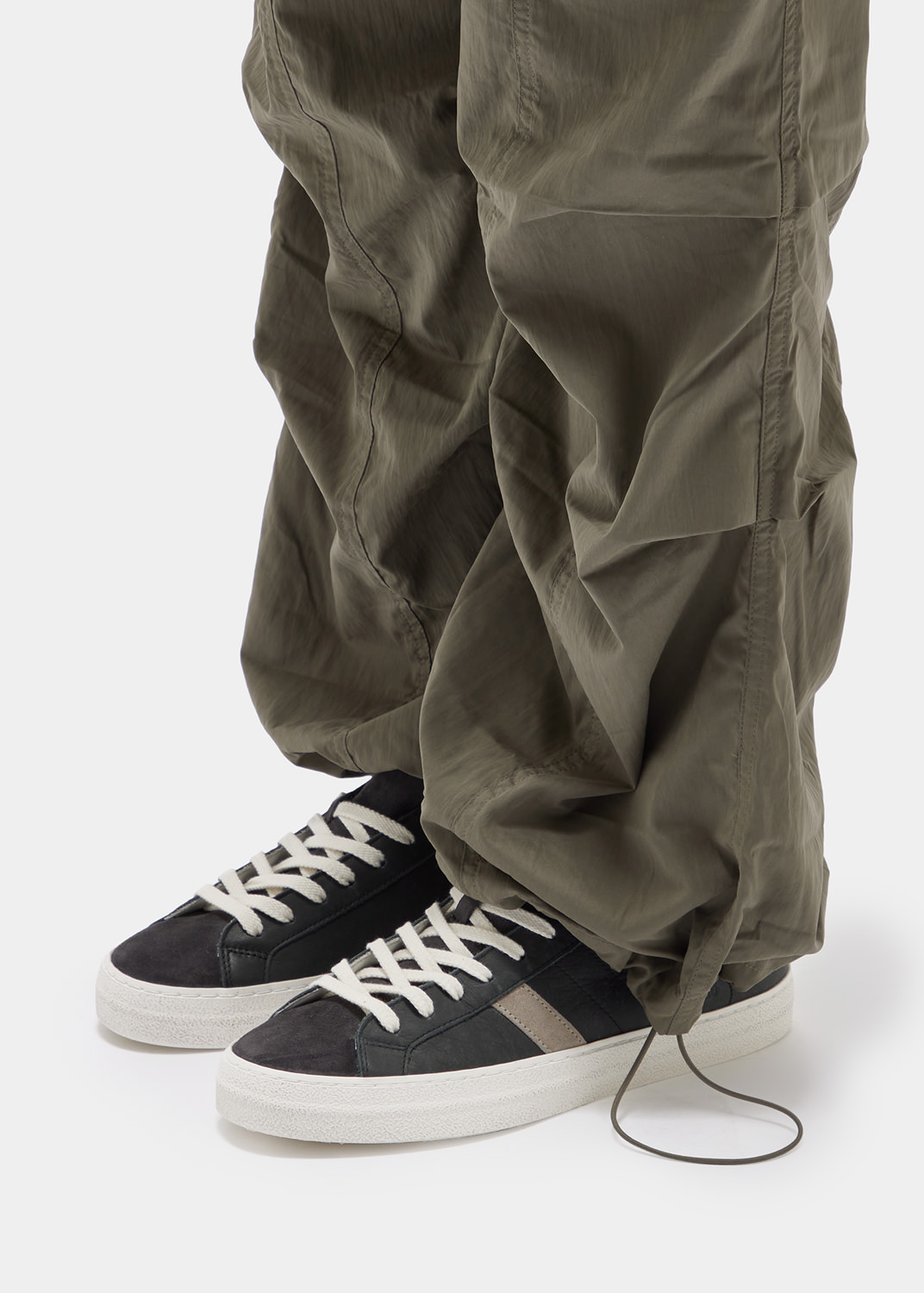 D.A.T.E.: HILL LOW VINTAGE CALF ANTHRACITE