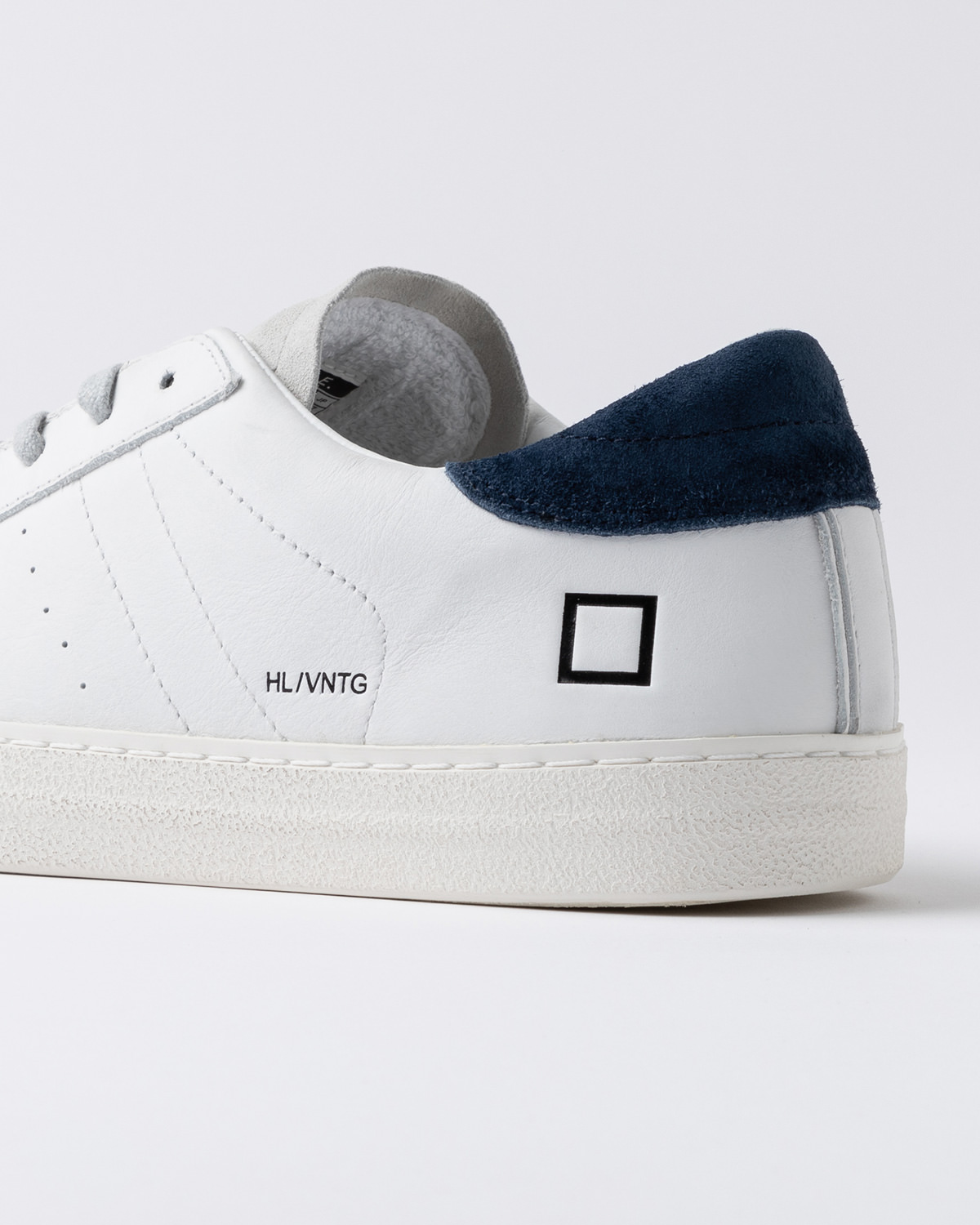 D.A.T.E.: HILL LOW VINTAGE CALF WHITE-BLUE