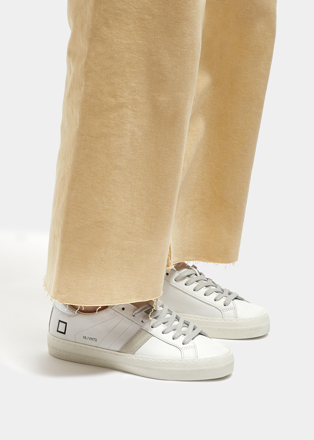 D.A.T.E.: HILL LOW VINTAGE CALF WHITE-SILVER