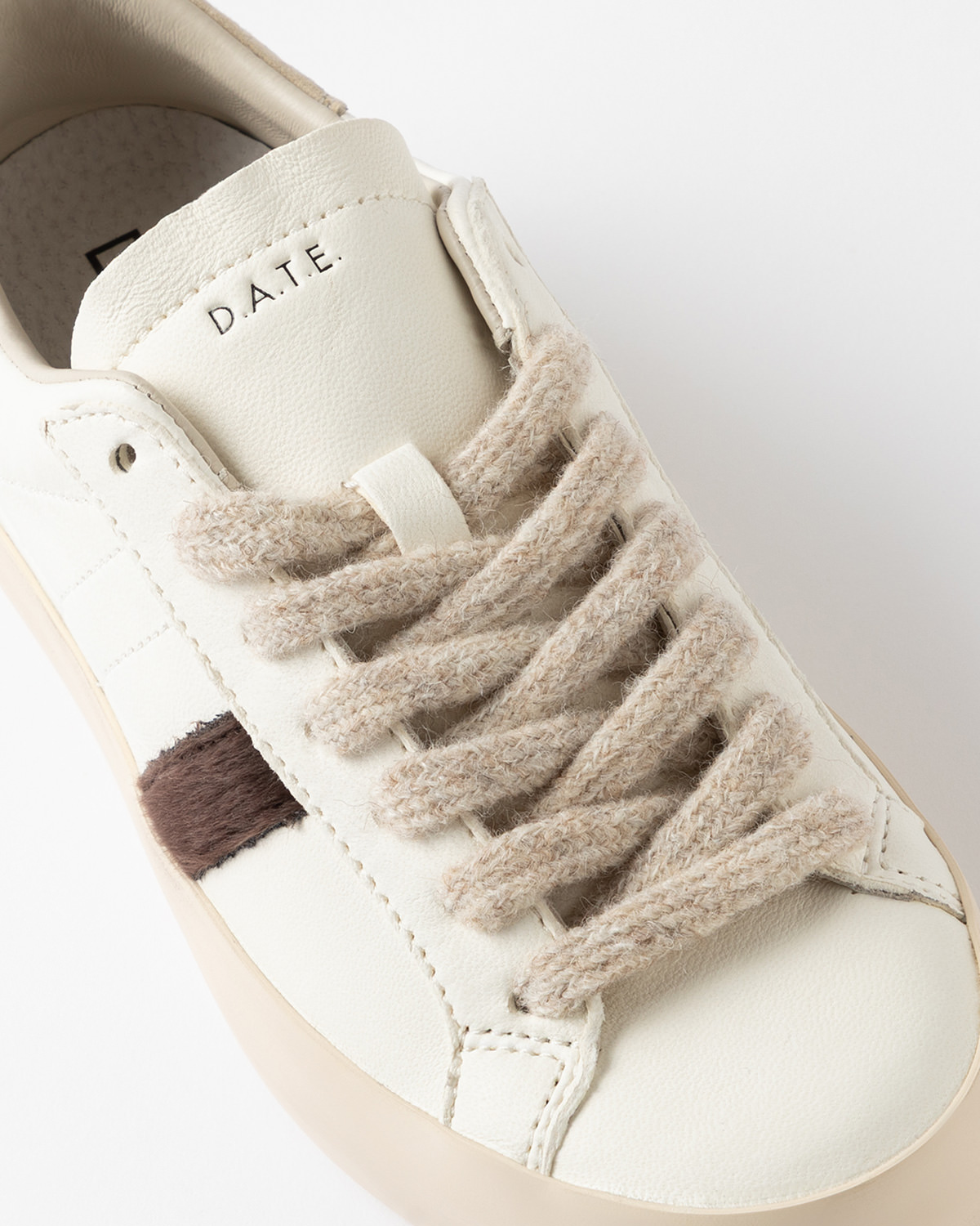 D.A.T.E.: HILL LOW VINTAGE MILK