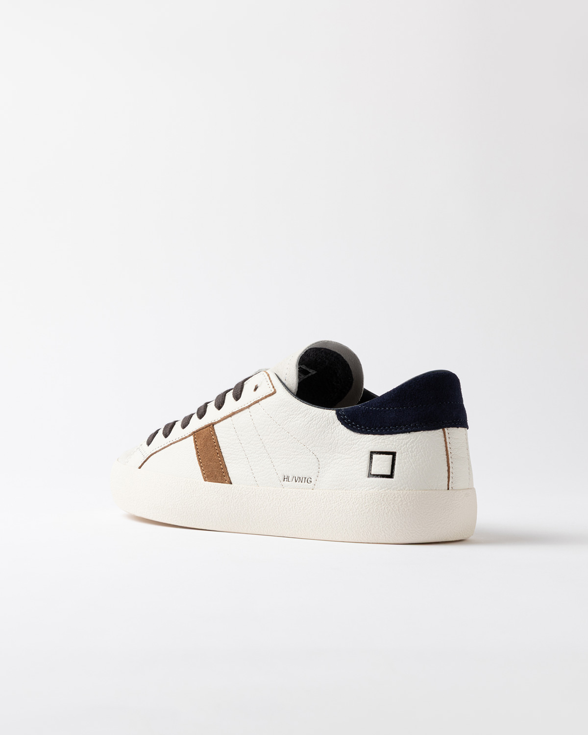 D.A.T.E.: HILL LOW VINTAGE WHITE-BLUE